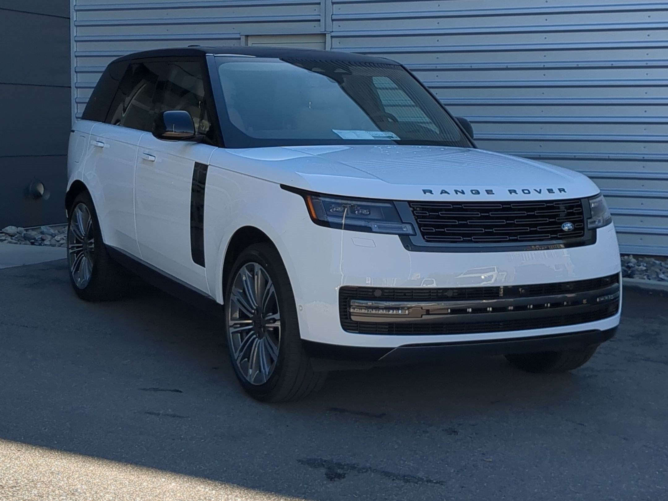New 2027 Land Rover Range Rover SE AWD/4WD image 3