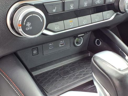 Used 2023 Nissan Altima 2.5 SR w/ SR Premium Package FWD image 11