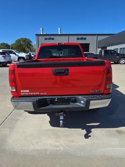 Used 2008 GMC Sierra 1500 SLE w/ Z71 Off-Road Package AWD/4WD image 4