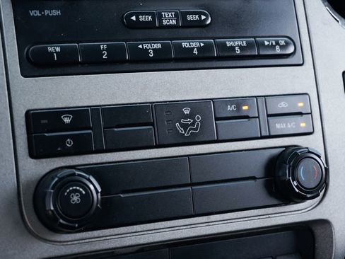 Used 2015 Ford F650 2WD Crew Cab Super Duty image 35