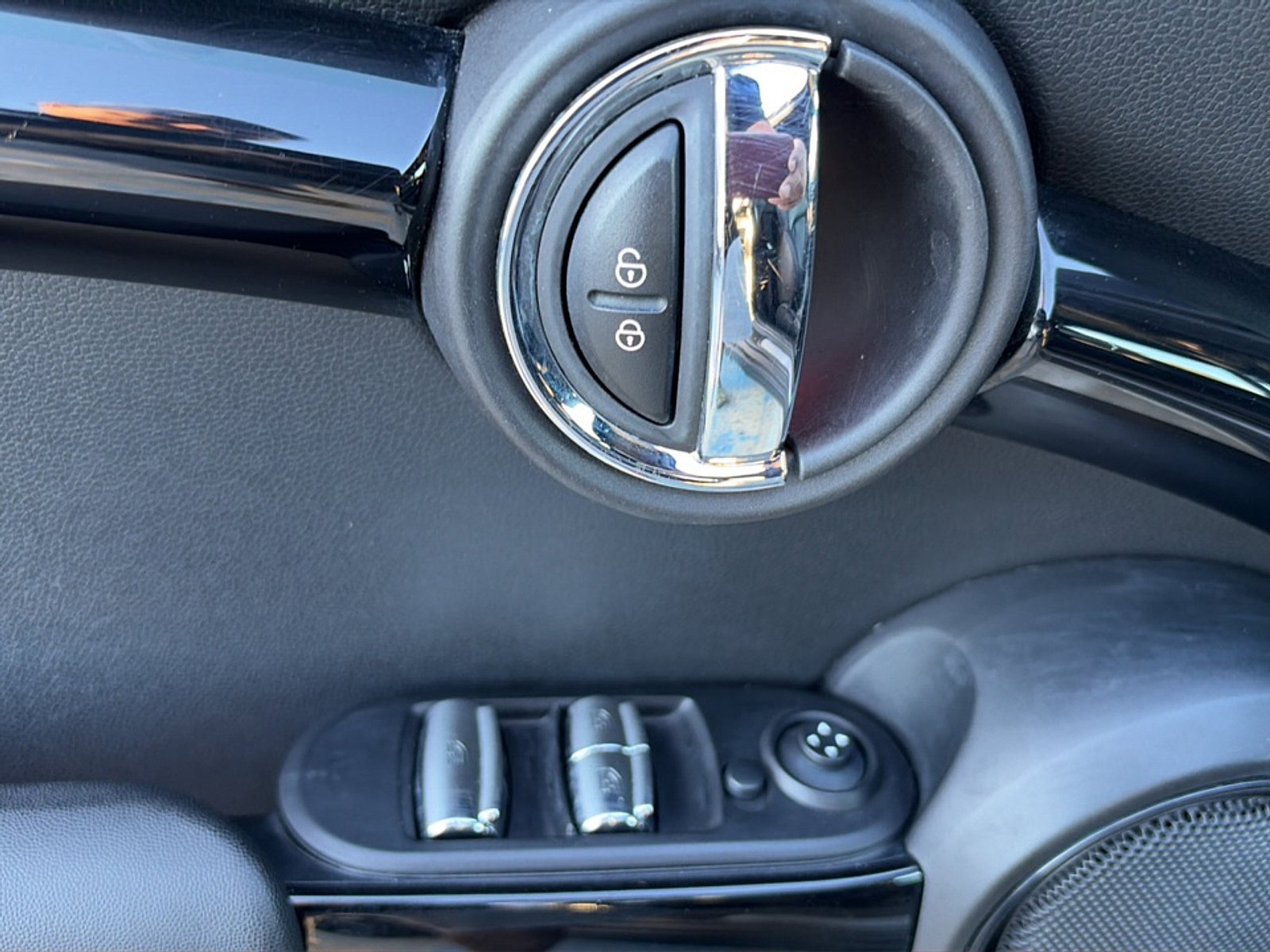 Used 2020 MINI Cooper S FWD image 18