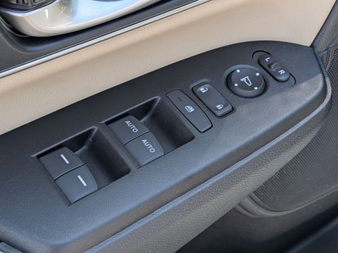 Used 2021 Honda CR-V EX-L image 13