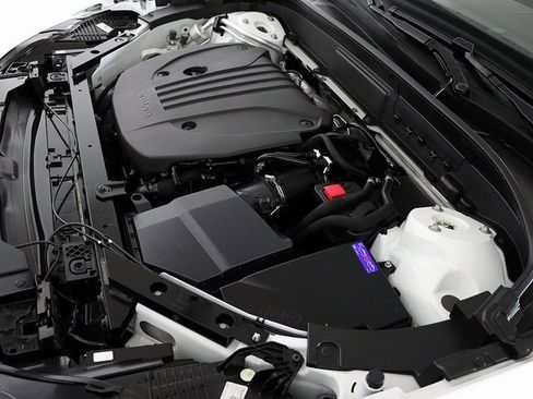 Used 2025 Volvo XC60 B5 Plus image 38