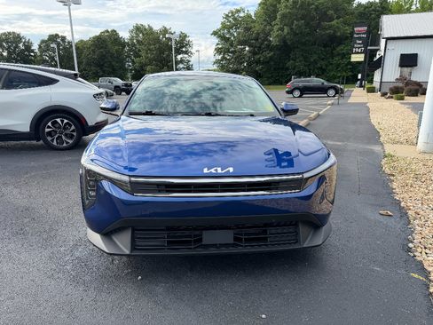 Used 2025 Kia K4 FWD image 2