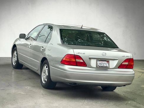 Used 2002 Lexus LS 430 RWD image 4