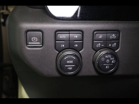 Used 2022 Chevrolet Silverado 1500 LT Trail Boss w/ LT Trail Boss Premium Package AWD/4WD image 29