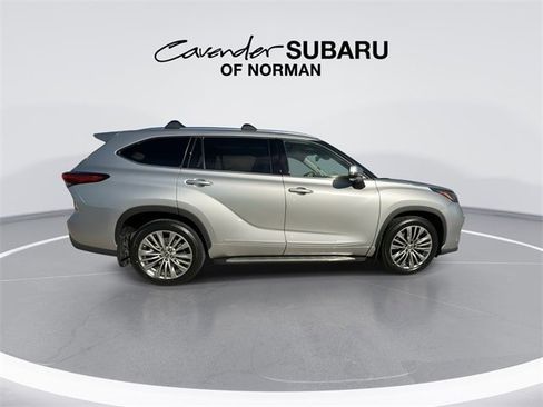 Used 2021 Toyota Highlander Platinum image 8