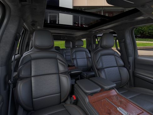 New 2026 Lincoln Navigator Black Label AWD/4WD image 10