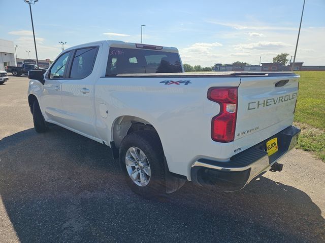 Used 2022 Chevrolet Silverado 1500 LT AWD/4WD image 3