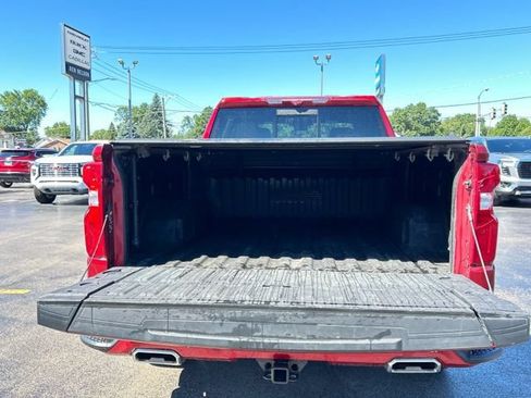 Used 2024 Chevrolet Silverado 1500 High Country w/ Technology Package AWD/4WD image 9