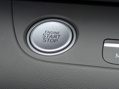 Used 2024 Hyundai Elantra SEL image 32