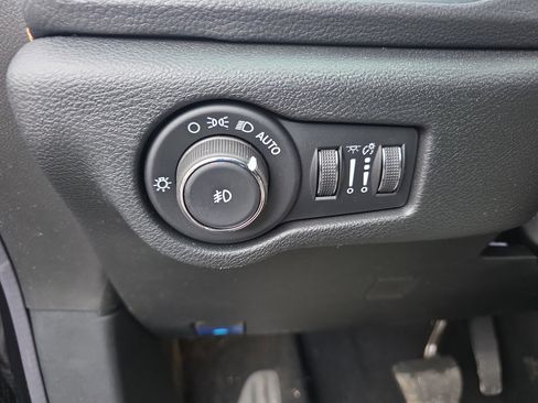 New 2026 Chrysler Pacifica Pinnacle image 12