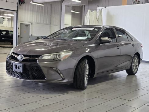 Certified 2016 Toyota Camry SE FWD image 9