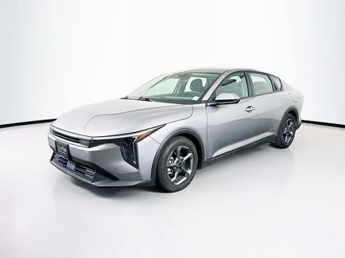 Used 2025 Kia K4 FWD image 3