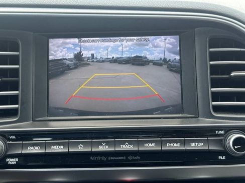 Used 2020 Hyundai Elantra Limited FWD image 31