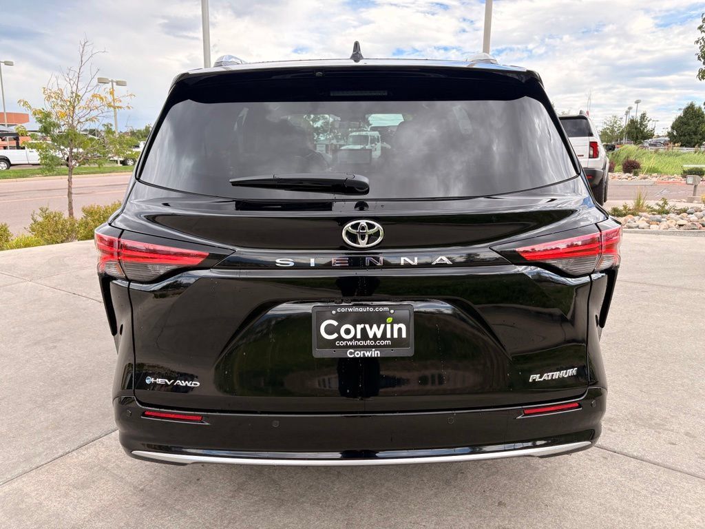 Used 2026 Toyota Sienna Platinum AWD/4WD image 7