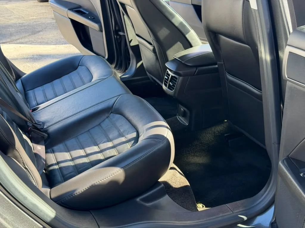 Used 2016 Ford Fusion SE w/ Equipment Group 202A AWD/4WD image 11