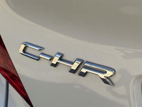 Used 2021 Toyota C-HR XLE image 11