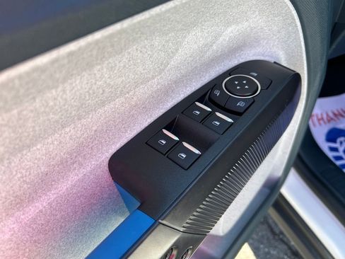 New 2025 Ford Maverick XLT image 12