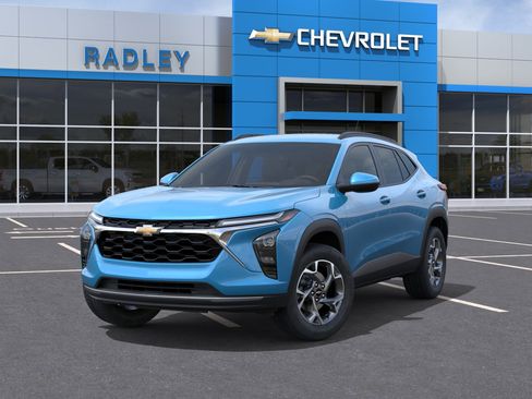 New 2026 Chevrolet Trax LT FWD image 6