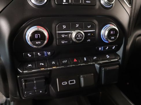 Used 2021 GMC Sierra 1500 AT4 w/ AT4 Premium Package image 7
