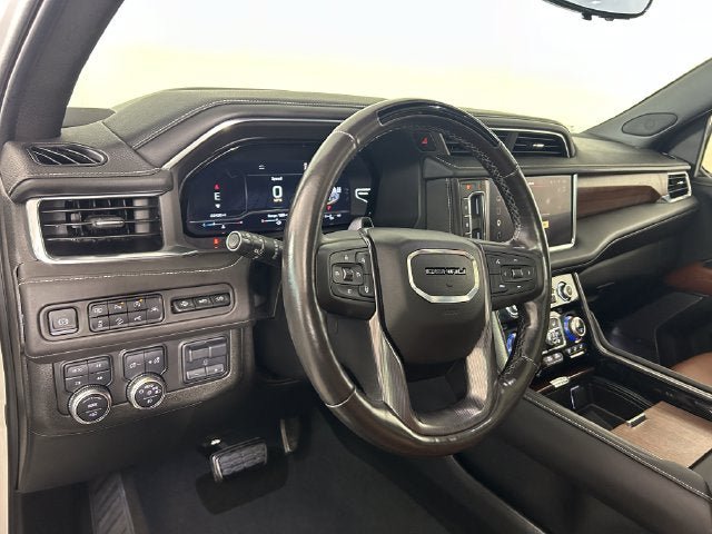 Used 2024 GMC Yukon XL Denali Ultimate AWD/4WD image 13
