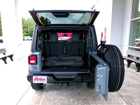 Used 2024 Jeep Wrangler Sport AWD/4WD image 19
