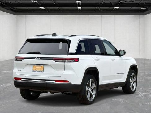 Used 2023 Jeep Grand Cherokee 4WD 4xe image 5