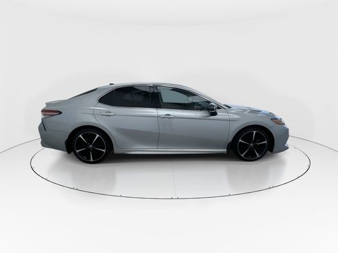 Used 2019 Toyota Camry XSE FWD image 9