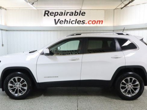 Used 2020 Jeep Cherokee Latitude Plus w/ Cold Weather Group AWD/4WD image 1