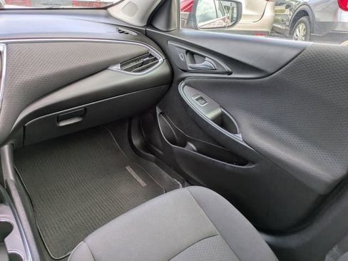 Used 2021 Chevrolet Malibu LT FWD image 34