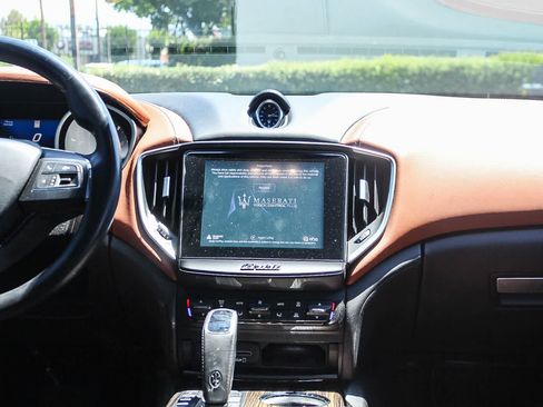 Used 2019 Maserati Ghibli S GranLusso AWD/4WD image 17