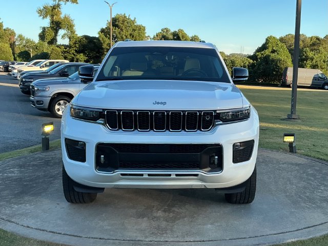 Used 2023 Jeep Grand Cherokee Overland w/ Adv Protech Group III AWD/4WD image 2