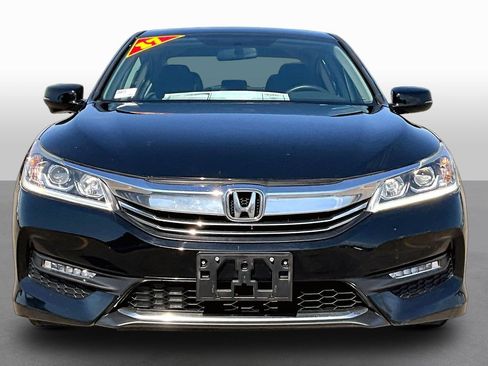 Used 2017 Honda Accord EX image 3