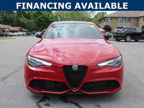 Used 2022 Alfa Romeo Giulia Veloce AWD/4WD image 3