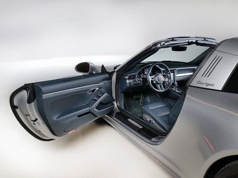 Certified 2017 Porsche 911 Targa 4S AWD/4WD image 27