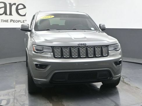 Used 2021 Jeep Grand Cherokee Laredo AWD/4WD image 50