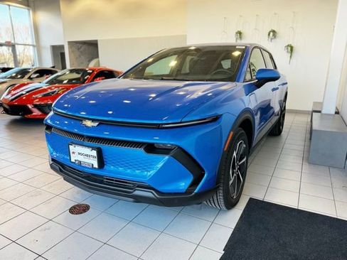 New 2026 Chevrolet Equinox EV LT image 31