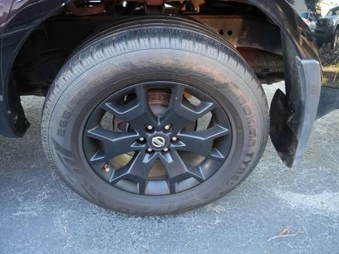Used 2018 Nissan Frontier SV w/ Value Truck Package RWD image 6