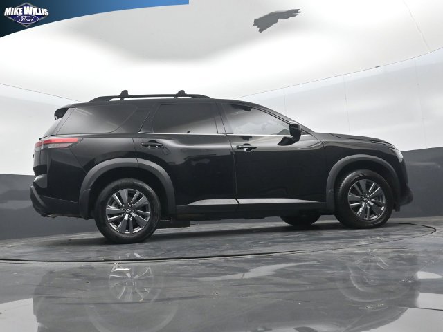 Used 2023 Nissan Pathfinder SV w/ Black Appearance Package FWD image 24