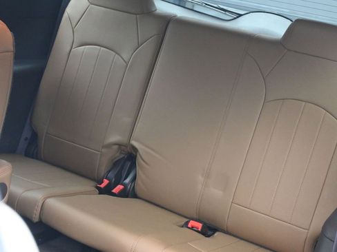 Used 2017 Buick Enclave Premium image 23