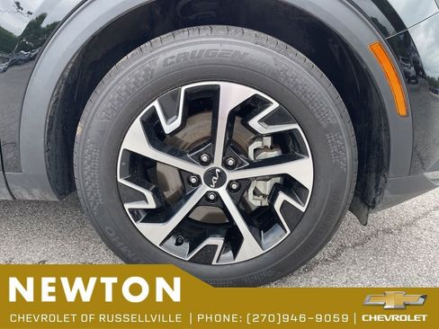 Used 2025 Kia Sportage EX FWD image 50