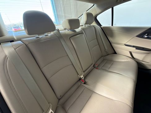 Used 2016 Honda Accord EX-L image 32