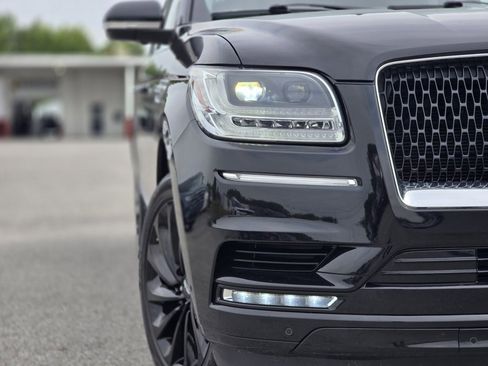 Used 2021 Lincoln Navigator Reserve image 9