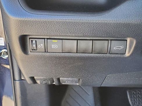 Used 2020 Toyota RAV4 XLE image 20