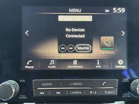 Used 2024 Nissan Titan SV image 7