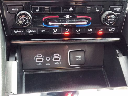 Used 2023 Jeep Grand Cherokee L Laredo AWD/4WD image 18