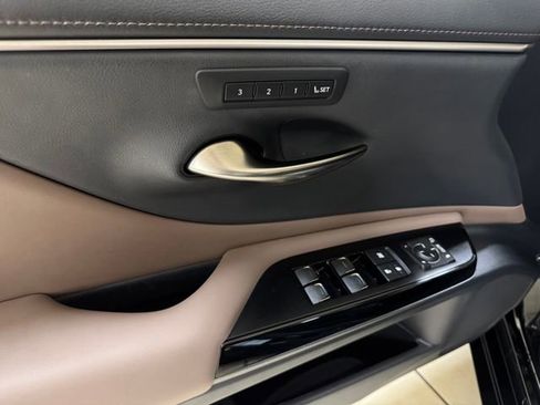 Used 2024 Lexus ES 250 w/ Premium Package AWD/4WD image 7