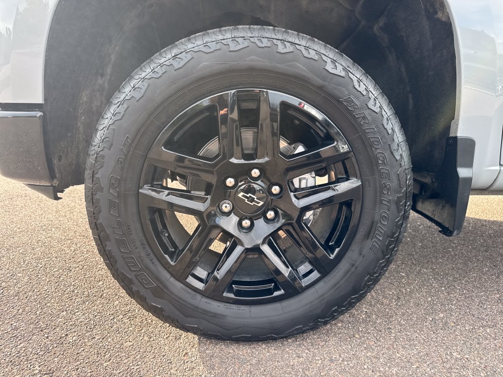 Used 2024 Chevrolet Silverado 1500 LT Trail Boss w/ LT Trail Boss Premium Package AWD/4WD image 26