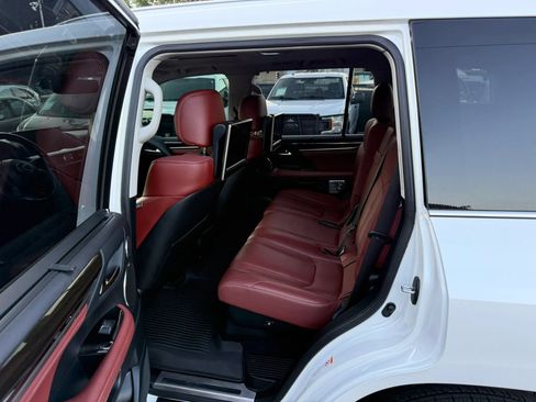 Used 2017 Lexus LX 570 4WD image 17